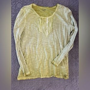 Ladies GH bass and Company long sleeved thin shirt XXL. Shades of chartreuse.